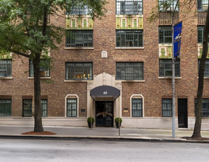 Exterior of 40 West 86th Street 