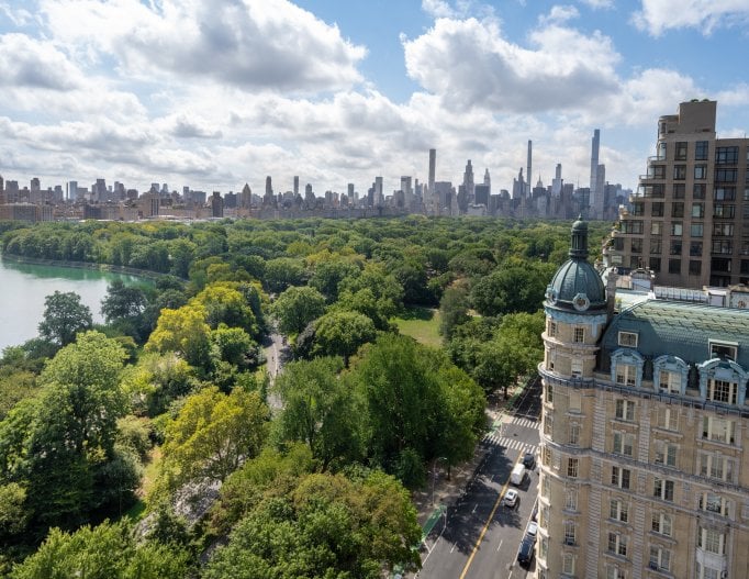 295 Central Park West Exterior