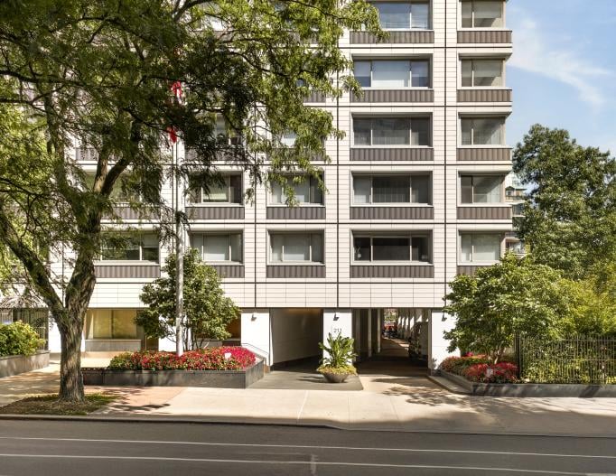 211E70 - Exterior Header