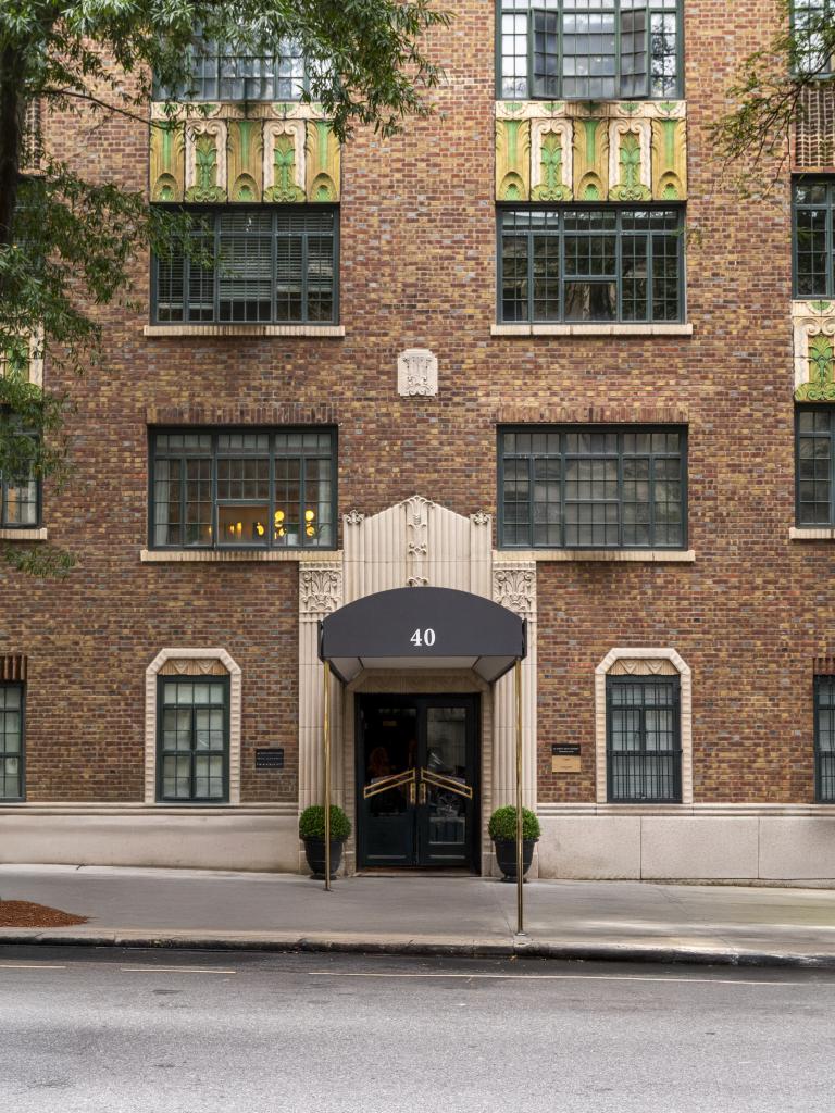 Exterior of 40 West 86th Street 