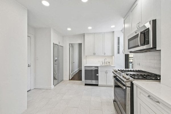 10c kitchen and appliances 1085 park ave nyc