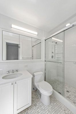 10c shower 1085 park ave nyc