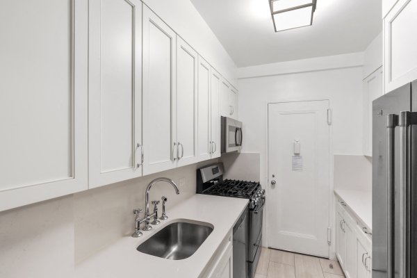 Kitchen Upper East Side Rental Apartment NYC