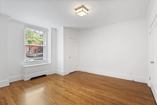 01E - Photo 2