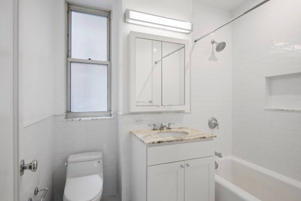 01E - Photo 8