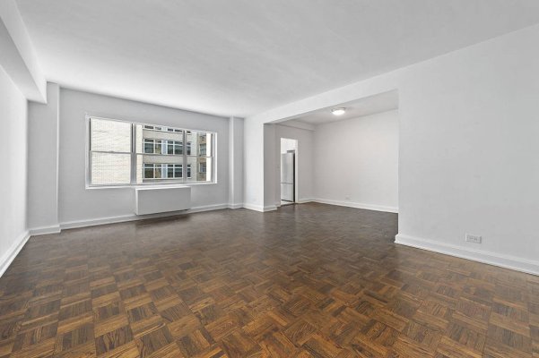 Spacious Living Room Midtown East