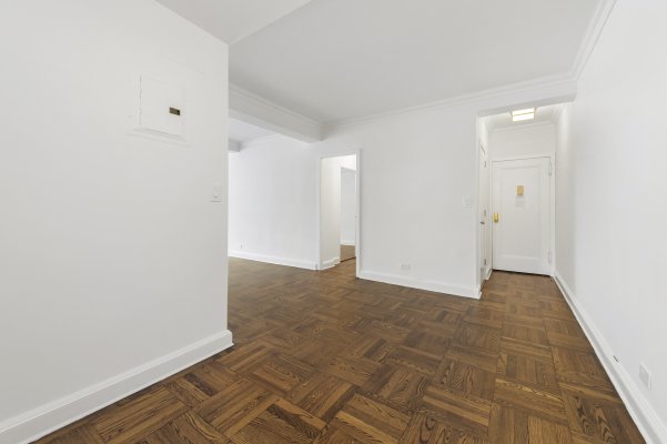 Entry Foyer Dining Alcove