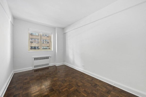 King Size Bedroom Rudin Murray Hill
