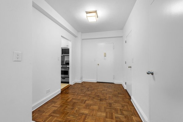 Entry Foyer Studio Midtown East