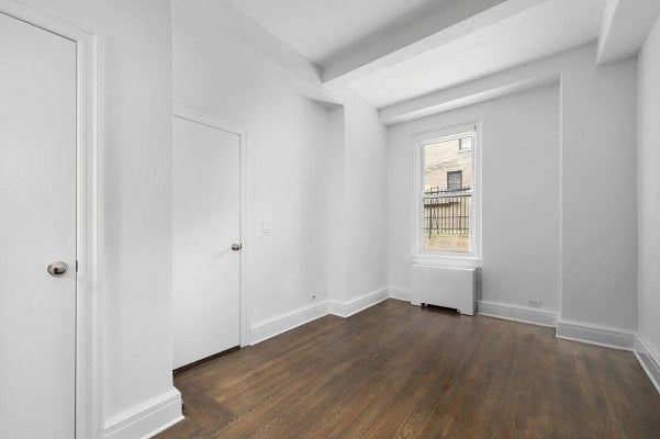 Upper East Side Luxury Rental Bedroom Backyard  Private Terrace
