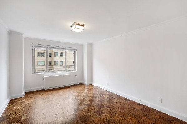 211 Apt 6A