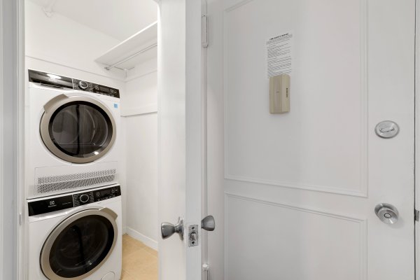 211 Apt 6A